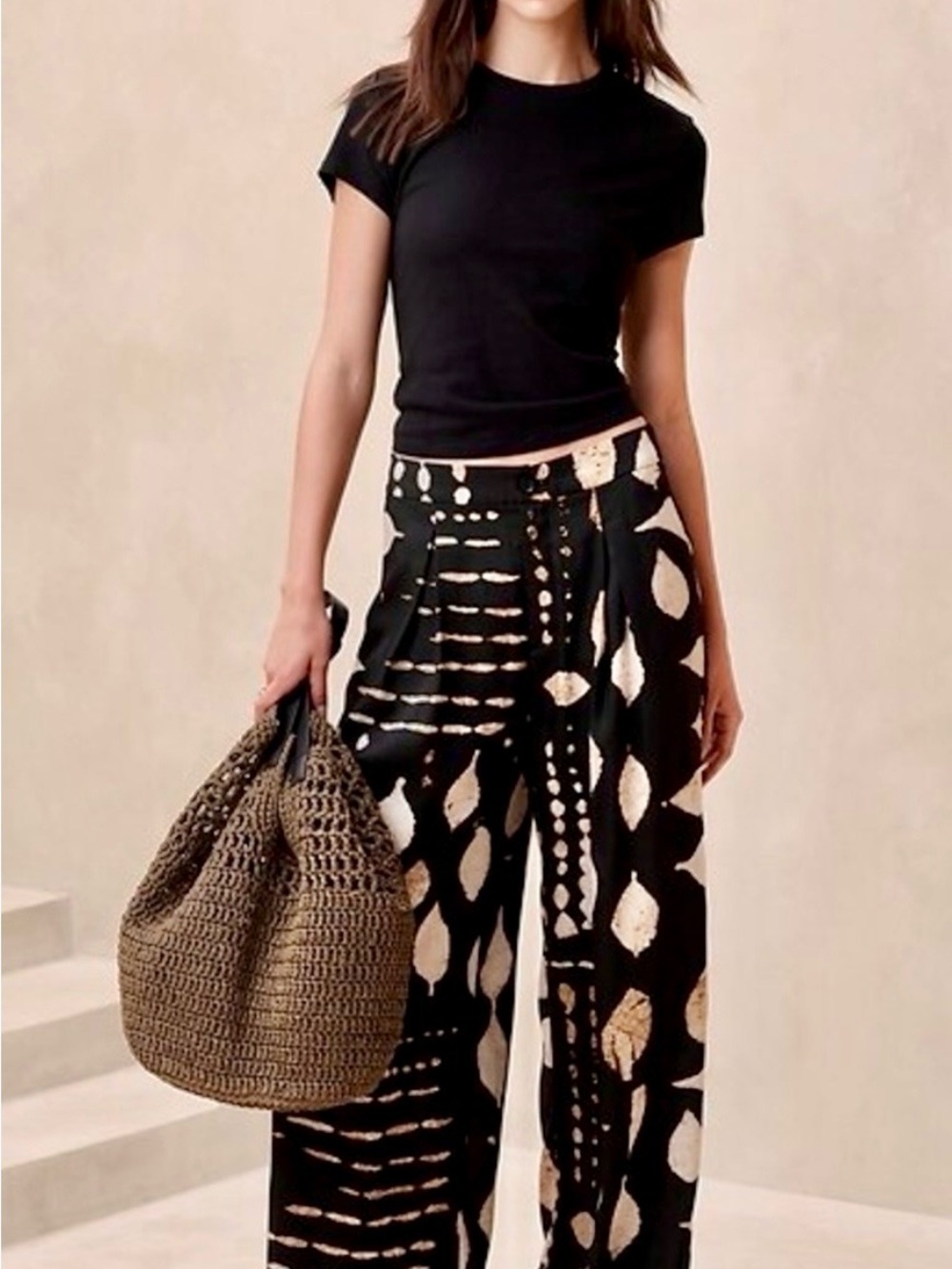 Banana Republic Pleated Wide Leg Abstract Print Wide Leg Pant Black and Gold